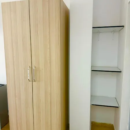 Alojamento de Acomodação e Pequeno-almoço Drita's Golem (Tirana)